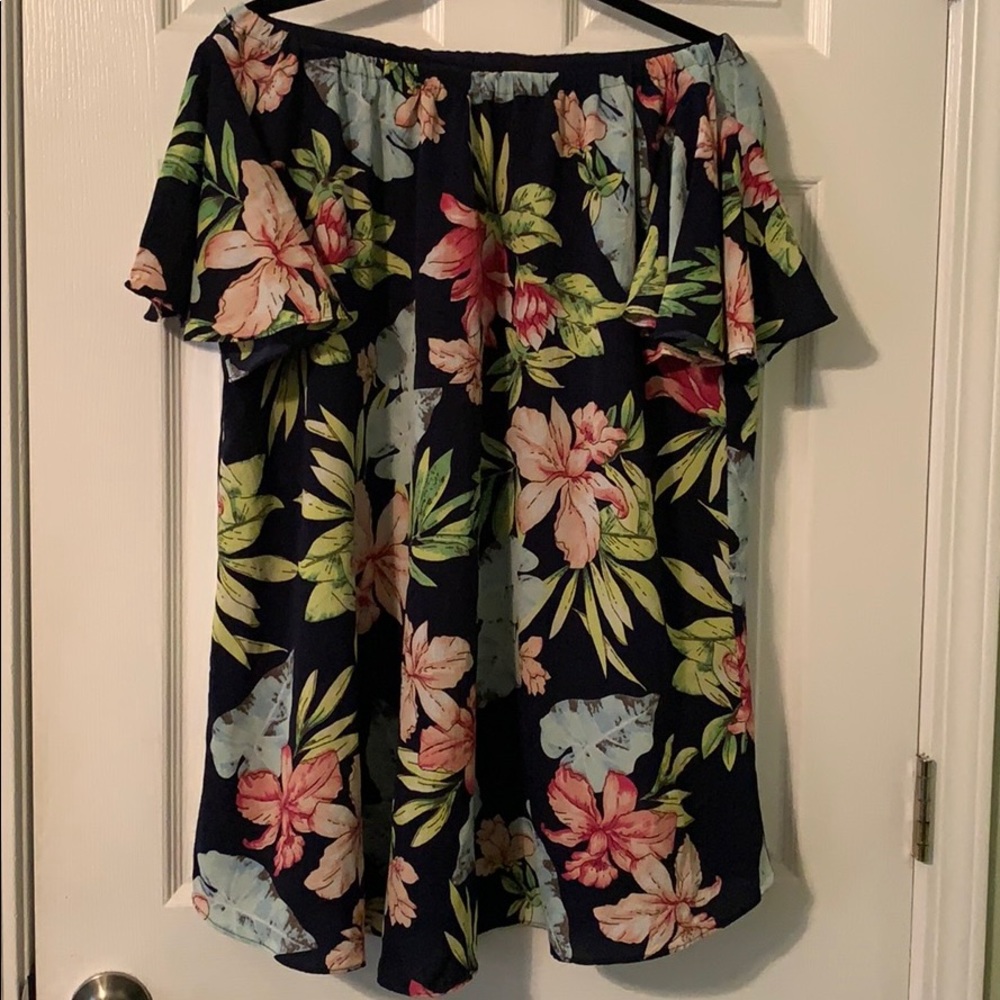 Off the shoulder L flowy floral dress